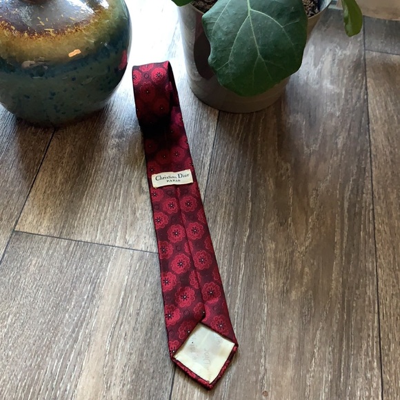 Vintage Christian Dior 💯% Silk Maroon Neck tie - Picture 5 of 5